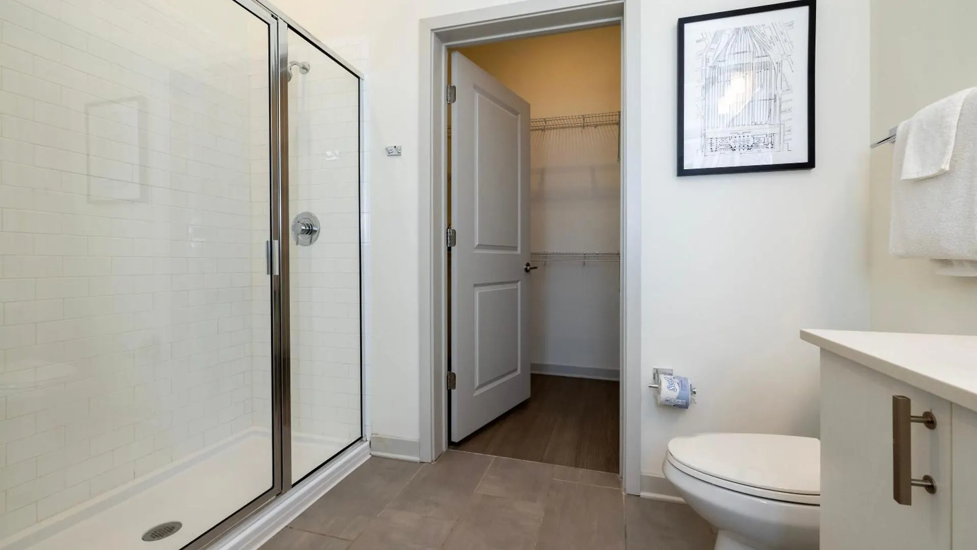 شقة Modern Nulu 2Br By Cozysuites 04 لويفيل